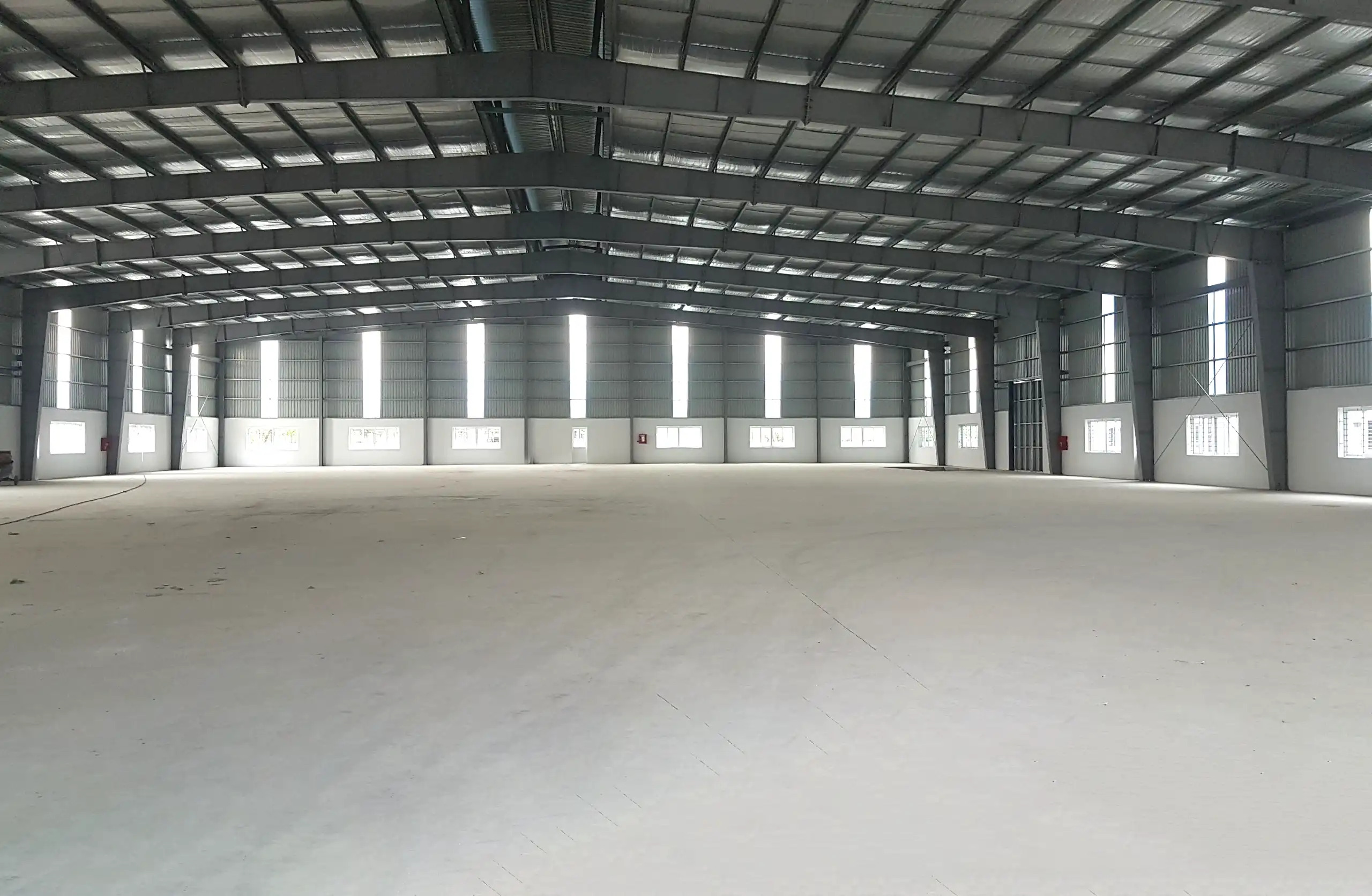 CHO THUÊ KHO XƯỞNG 3000m2 CÓ VĂN PHÒNG, THANG MÁY – CỤM CN XUÂN THỚI SƠN, HÓC MÔN