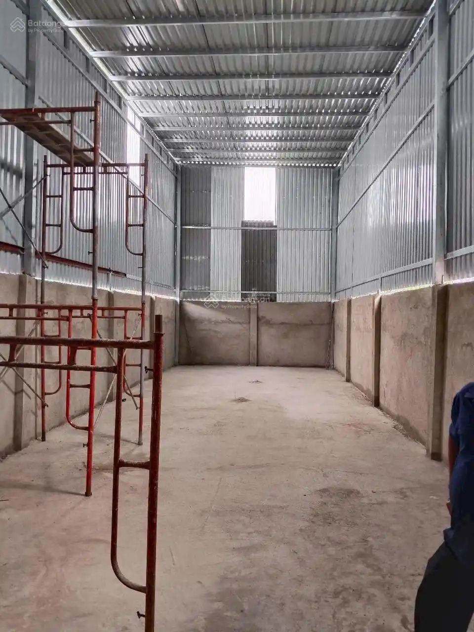 Cho thuê kho xưởng 220m2 một sẹc đường Trần Mười Hóc Môn